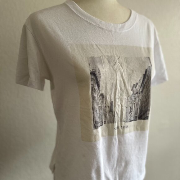 🤍 Abercrombie & Fitch - Short Sleeve New York Skimming Tee🤍 - Picture 1 of 7